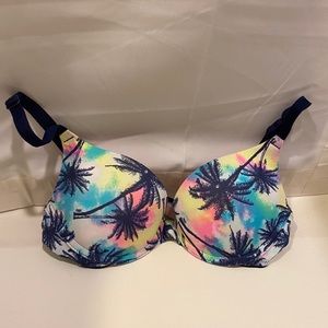 Victoria’s Secret PINK Wear Everywhere Push-up 34A